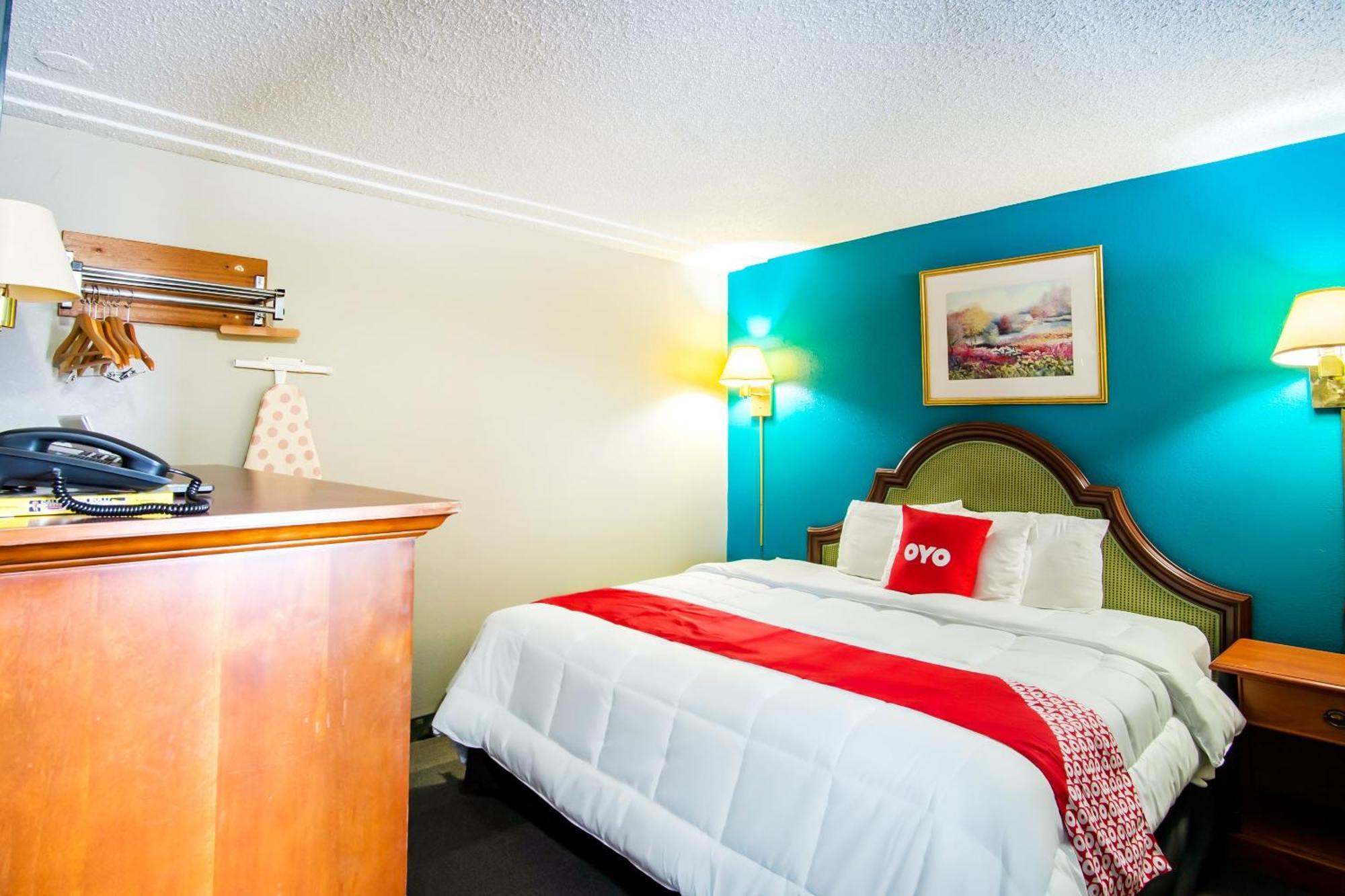 Oyo Hotel Hutchinson West 4Th Ave Екстер'єр фото