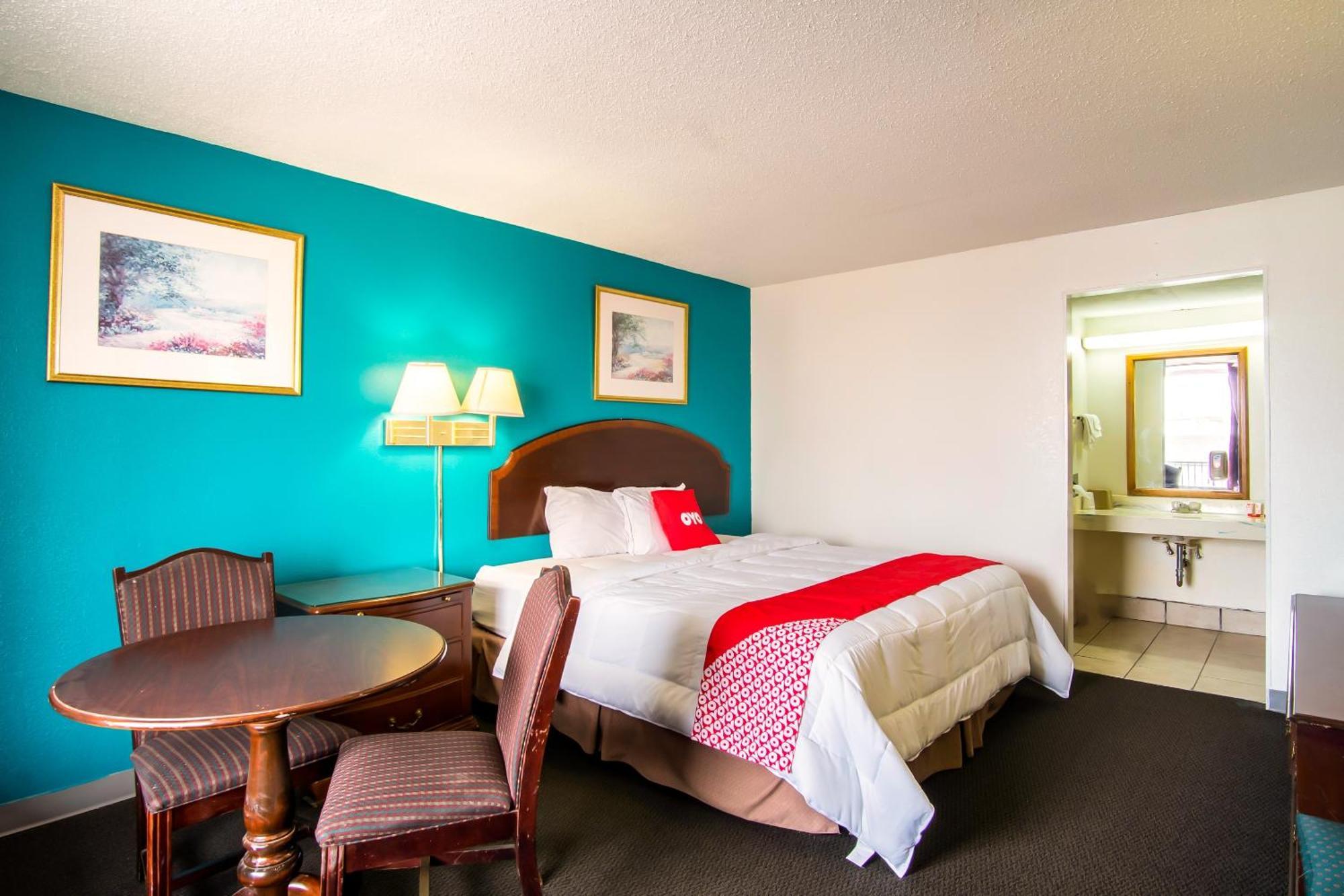 Oyo Hotel Hutchinson West 4Th Ave Екстер'єр фото