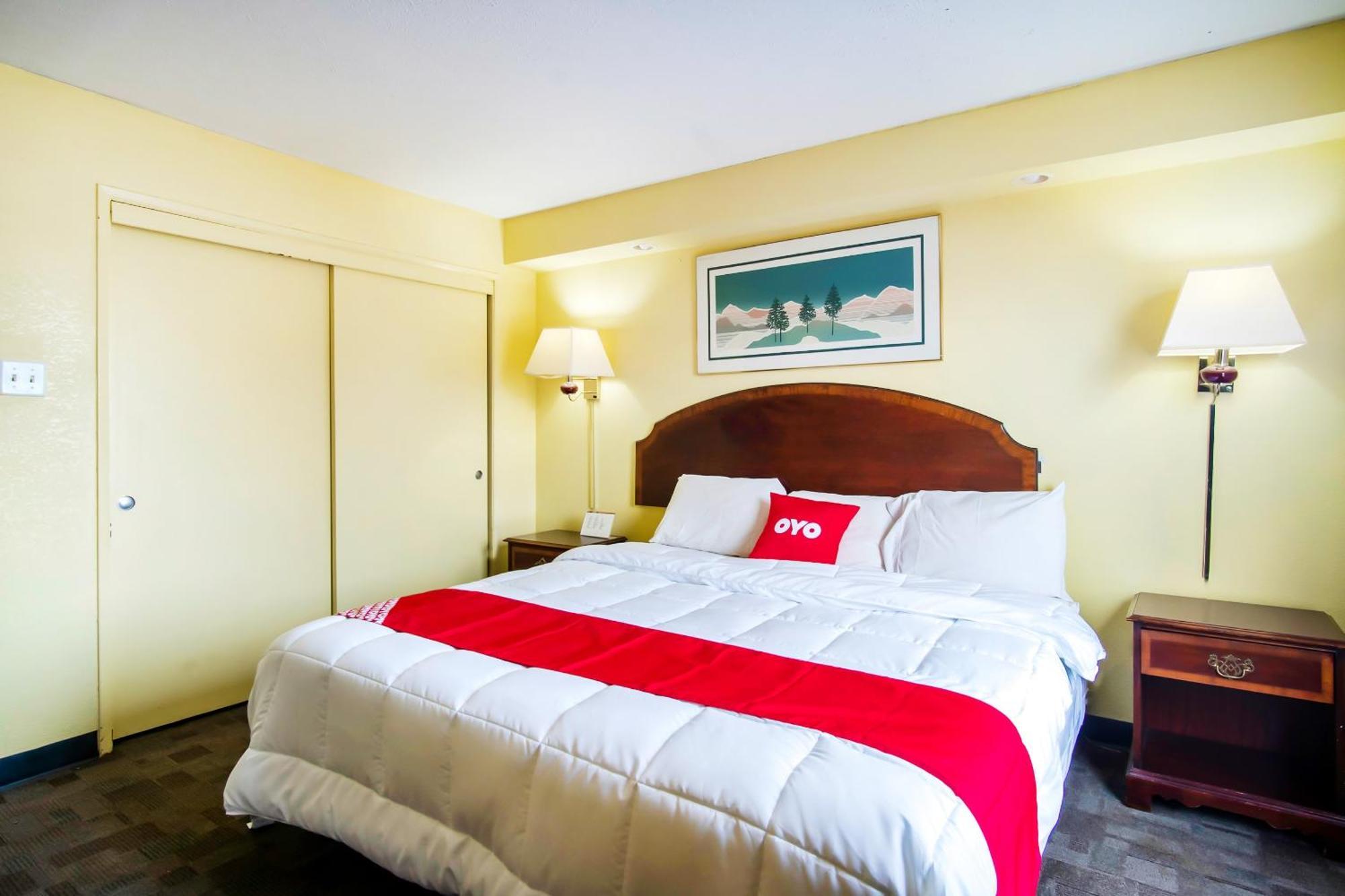 Oyo Hotel Hutchinson West 4Th Ave Екстер'єр фото