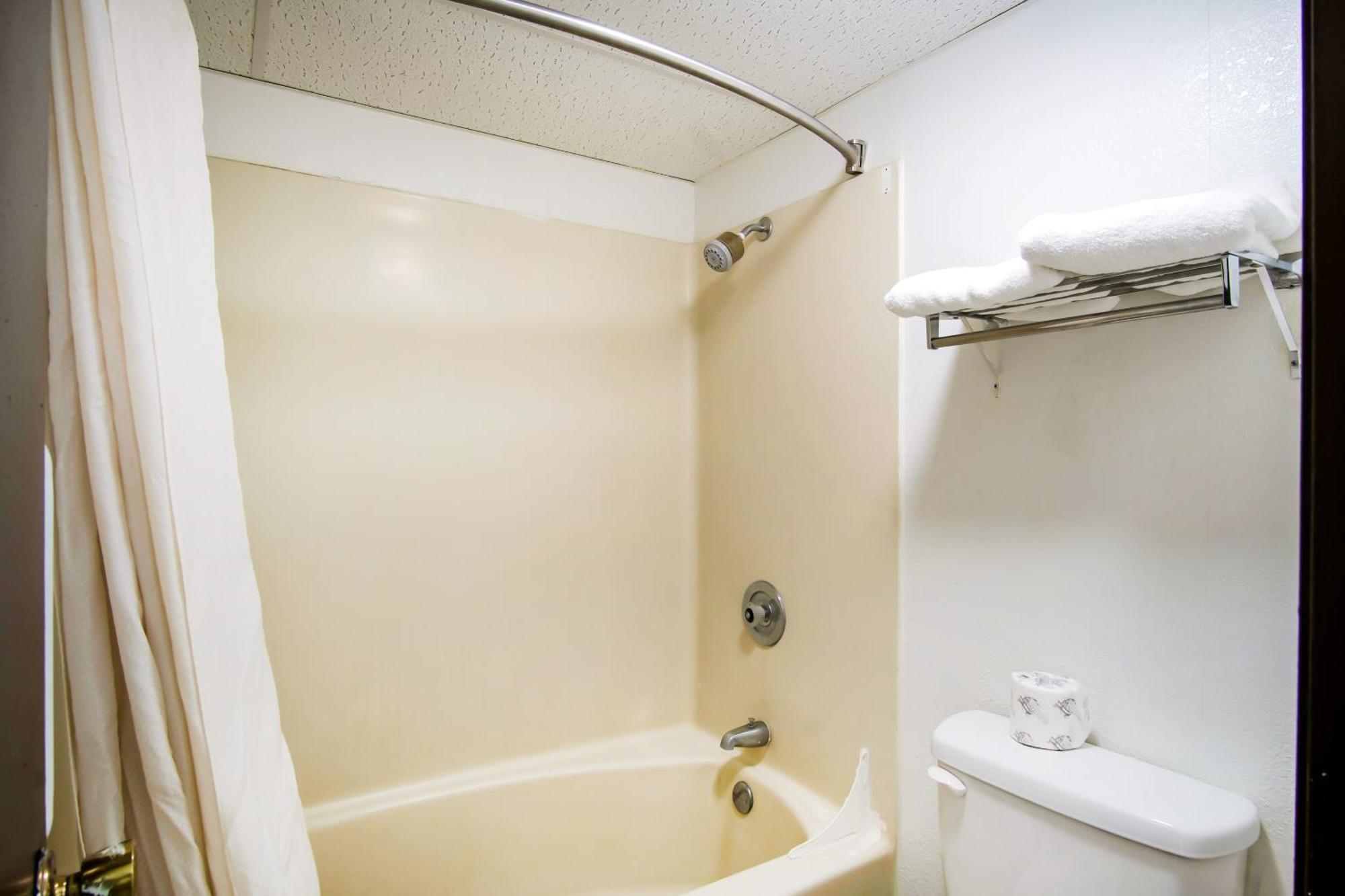 Oyo Hotel Hutchinson West 4Th Ave Екстер'єр фото