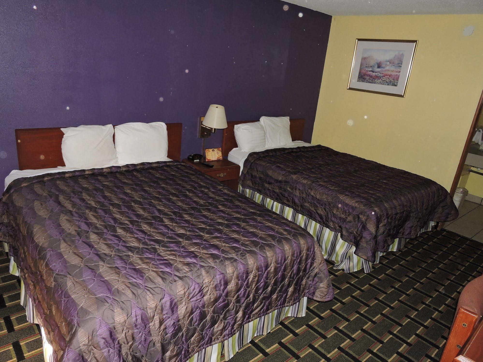 Oyo Hotel Hutchinson West 4Th Ave Екстер'єр фото