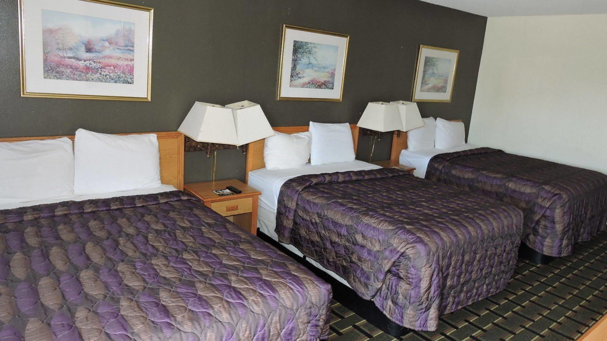 Oyo Hotel Hutchinson West 4Th Ave Екстер'єр фото